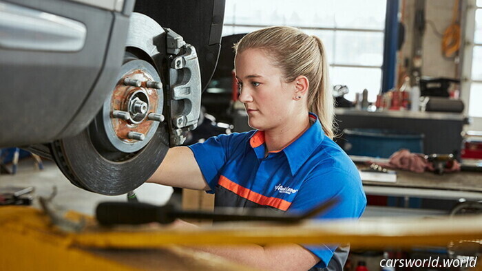 I costi delle riparazioni auto stanno esplodendo e non si tratta solo dei dazi | Carscoops